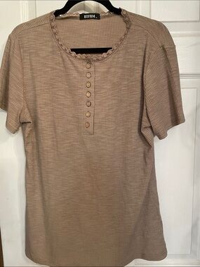 BTFBM Women's Short Sleeve Lace-Trim Henley Top in Taupe